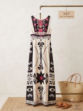 NWOT Boho Chic Motif Maxi Dress. Size Small/Medium( Approximately)